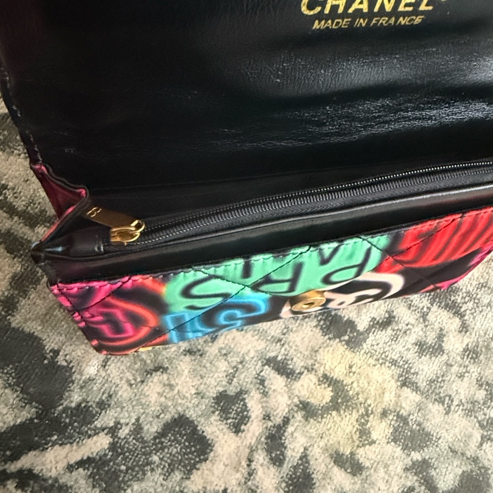 Beautiful new multi color bag with silver and gold chain - Picture 7 of 12